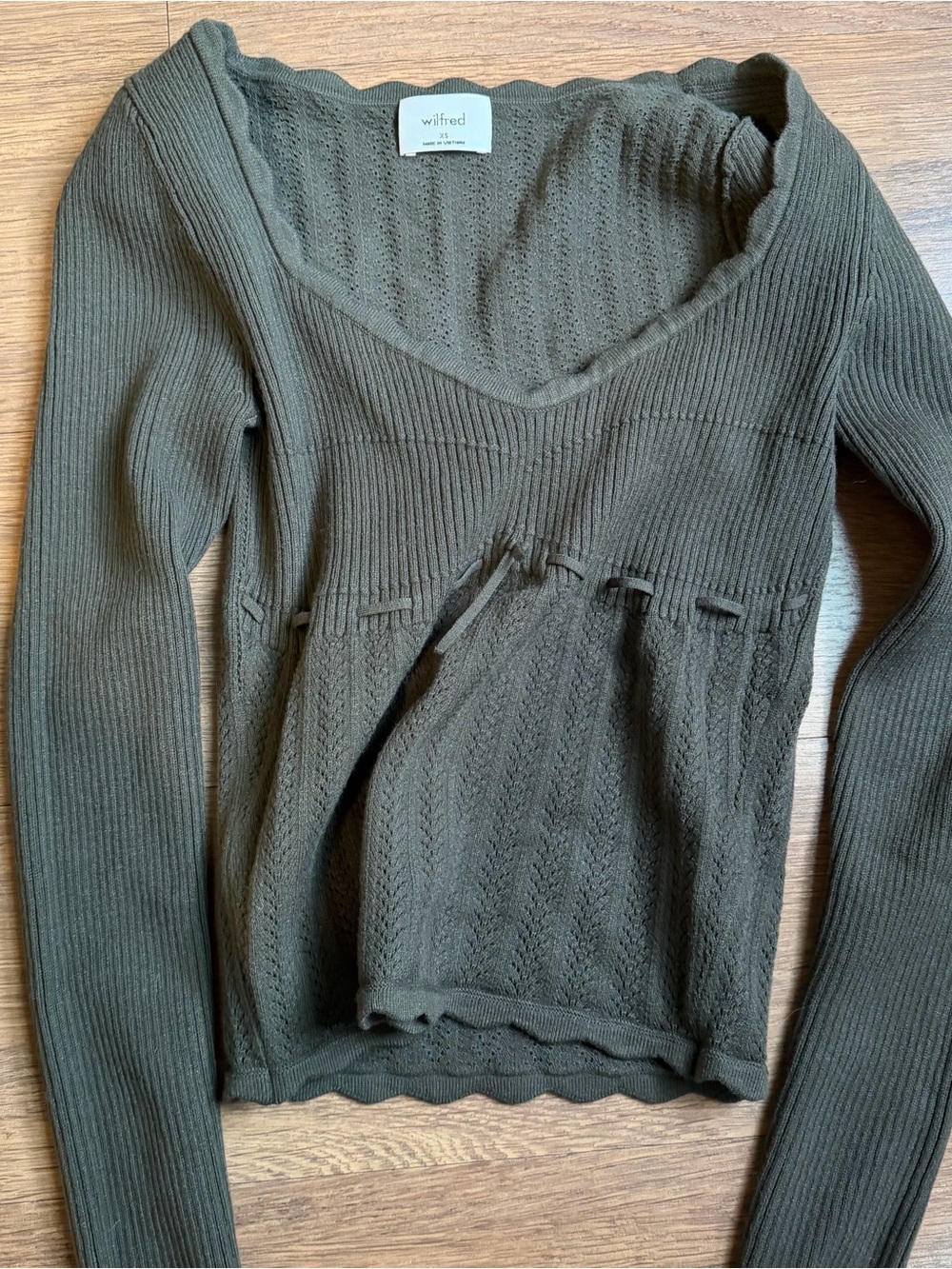 Aritzia Wilfred Olive V-Neck Ribbed & Textured Knit Sweater